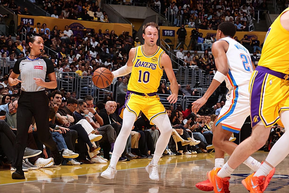 体育资讯-尽力了！湖人后场新援被迫从强力投手转型成为了后场核心？