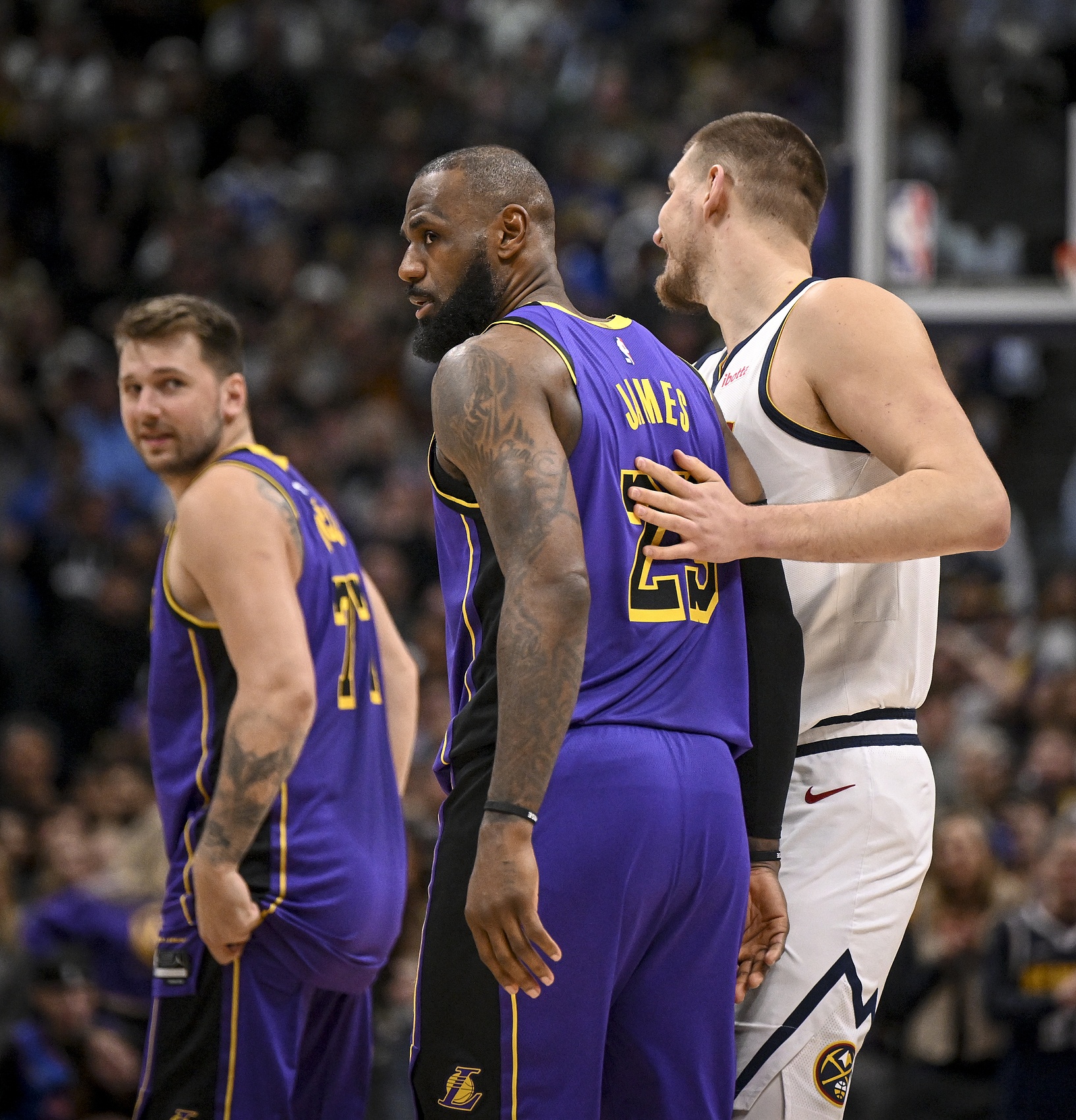 球速体育-NBA历史季后赛场均至少20+7+7球员：詹姆斯 东契奇 约基奇 巴恩斯