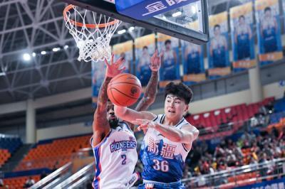 球速体育-新疆加时106-101战胜天津，齐麟25+7+2，哈姆雷特26+3+7